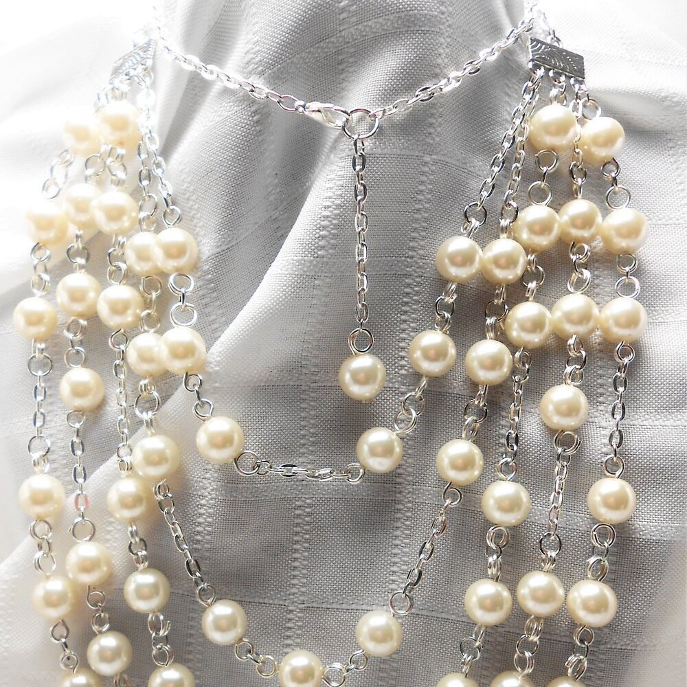 No727 Handmade necklace, bracelet and earrings with faux pearls